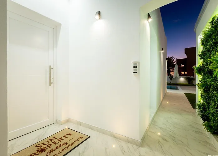 Michelle Private Oasis Heated Pool And Wifi *