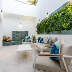 Michelle Private Oasis Heated Pool And Wifi Villa