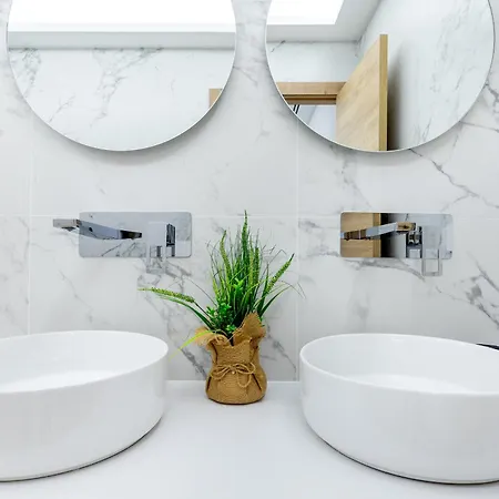 Michelle Private Oasis Heated Pool And Wifi Villa