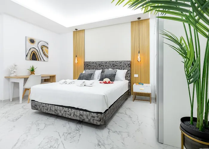 Michelle Private Oasis Heated Pool And Wifi Villa