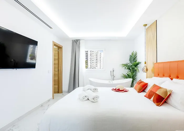 Michelle Private Oasis Heated Pool And Wifi Villa Playa Paraiso (Tenerife)